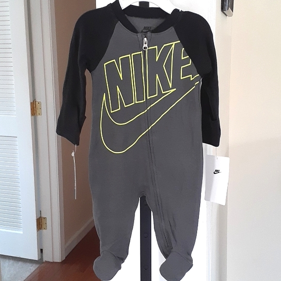 Nike One Pieces Nwt Nike Baby Footed Coverall Sleepers Dark Grey